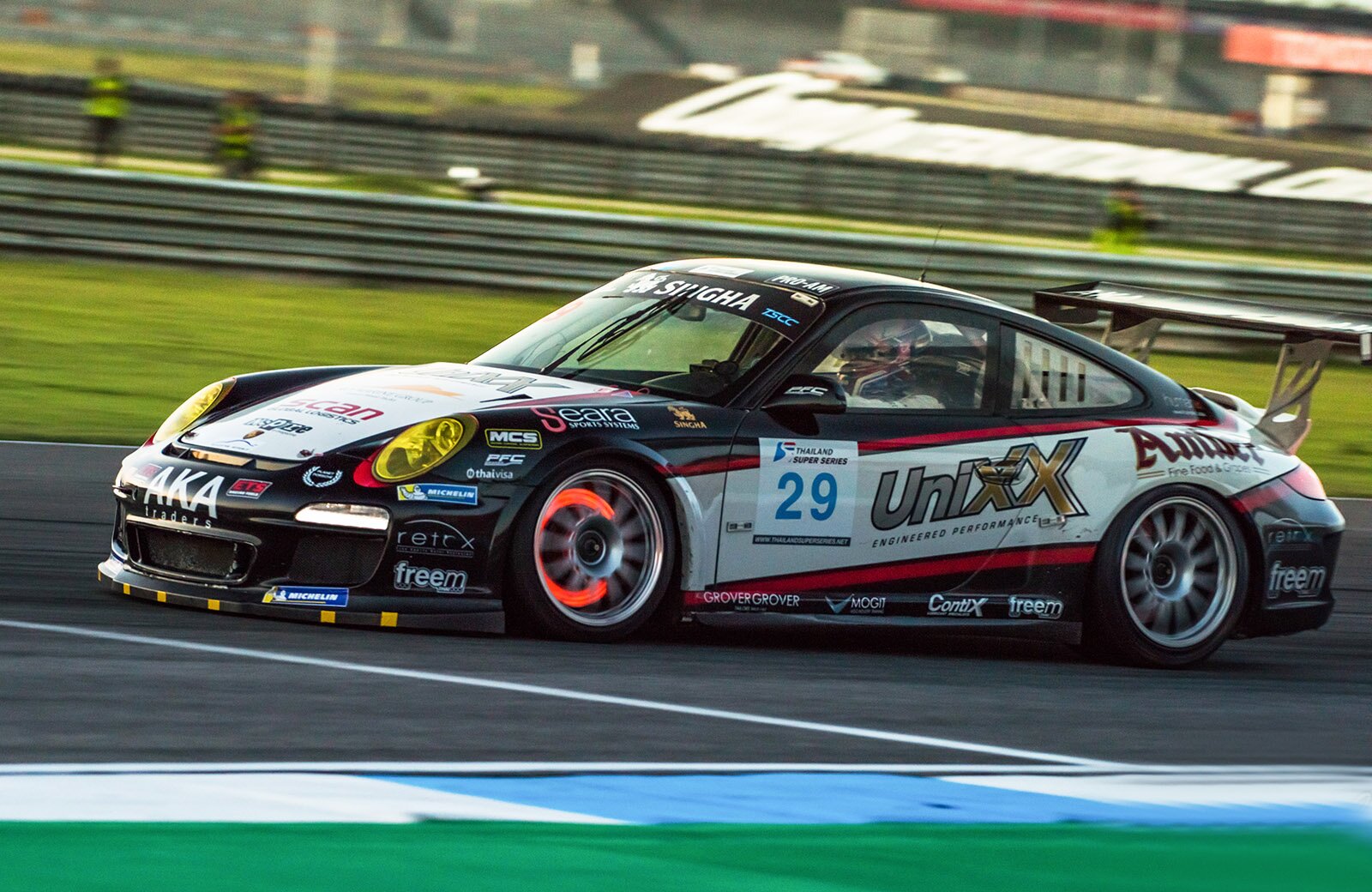 Brake Issues Ends 2018 Championship Challenge for Unixx – TR Motorsport